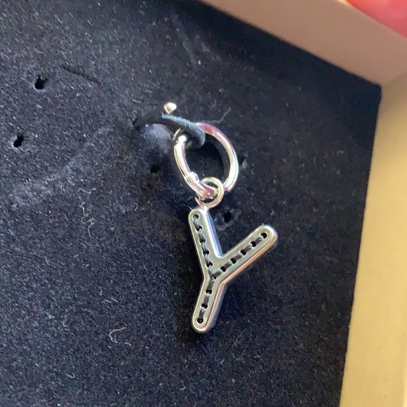 Authentic BURBERRY Silver/Leather- Y -Key/Charm/pendant .. - Picture 5 of 7